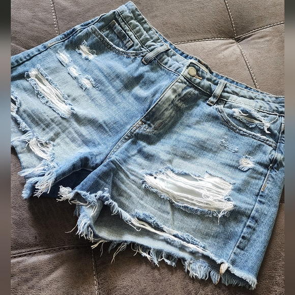 KanCan Signature High Rise Short - Picture 3 of 6